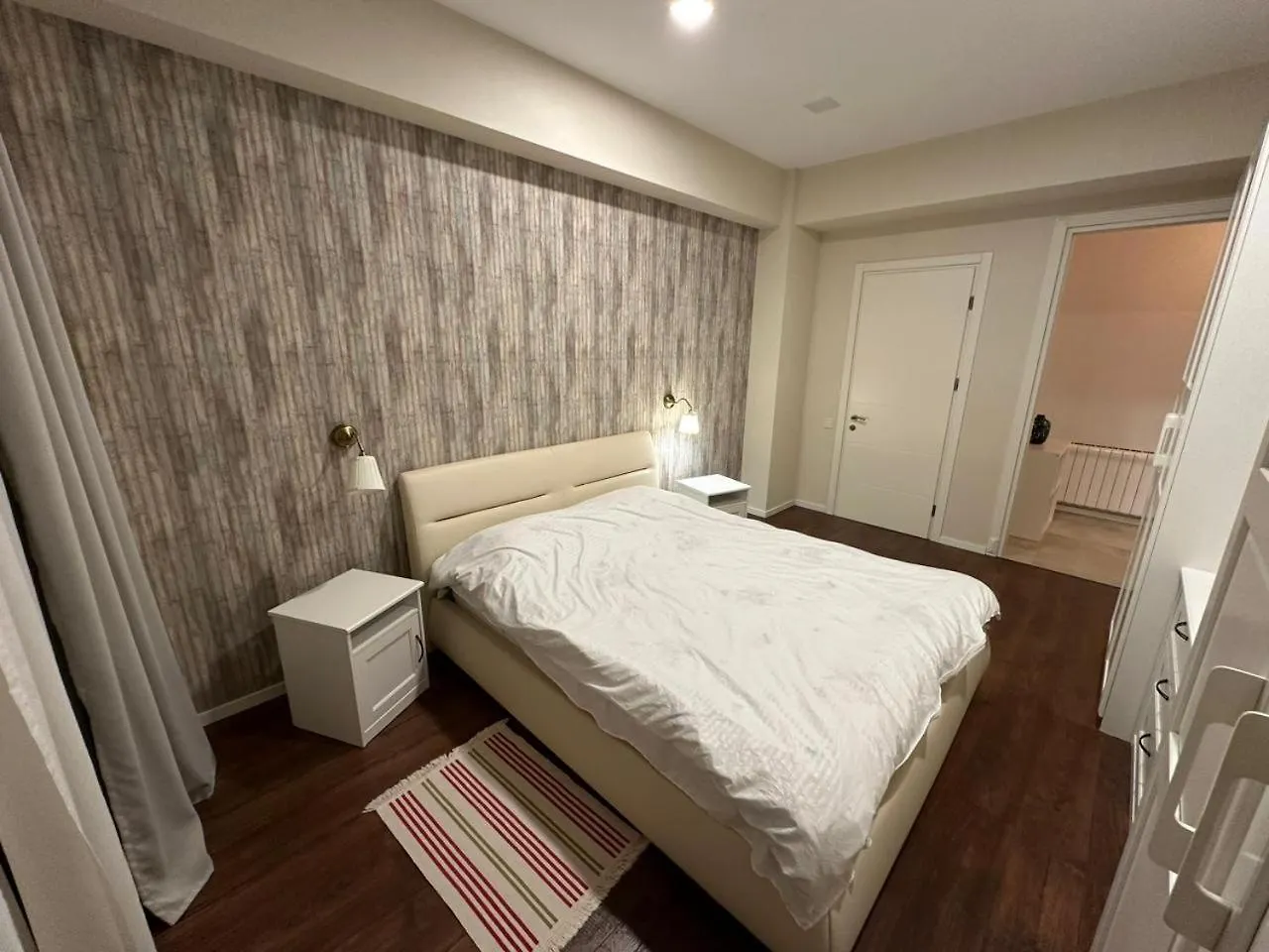 Modern 2 Bed Room Apartment With Pool And Gym Тбилиси