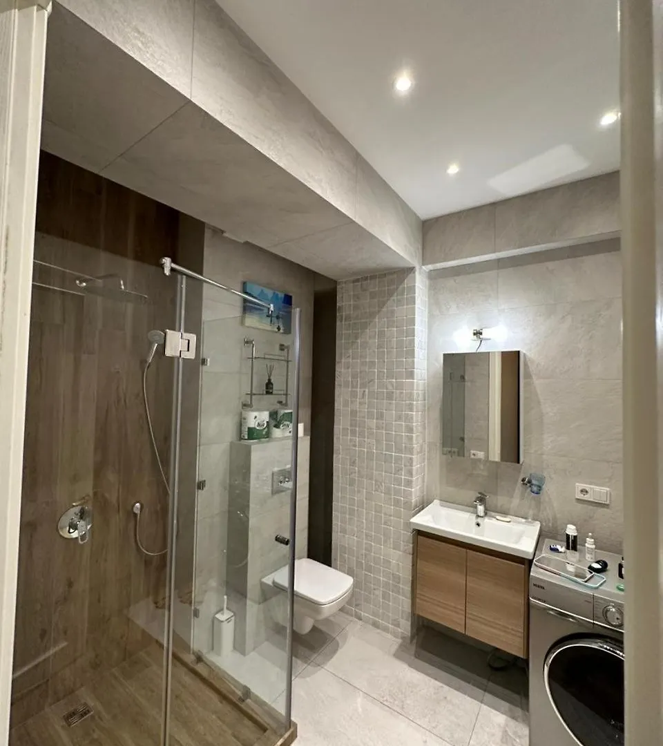 Modern 2 Bed Room Apartment With Pool And Gym Тбилиси 0*,
