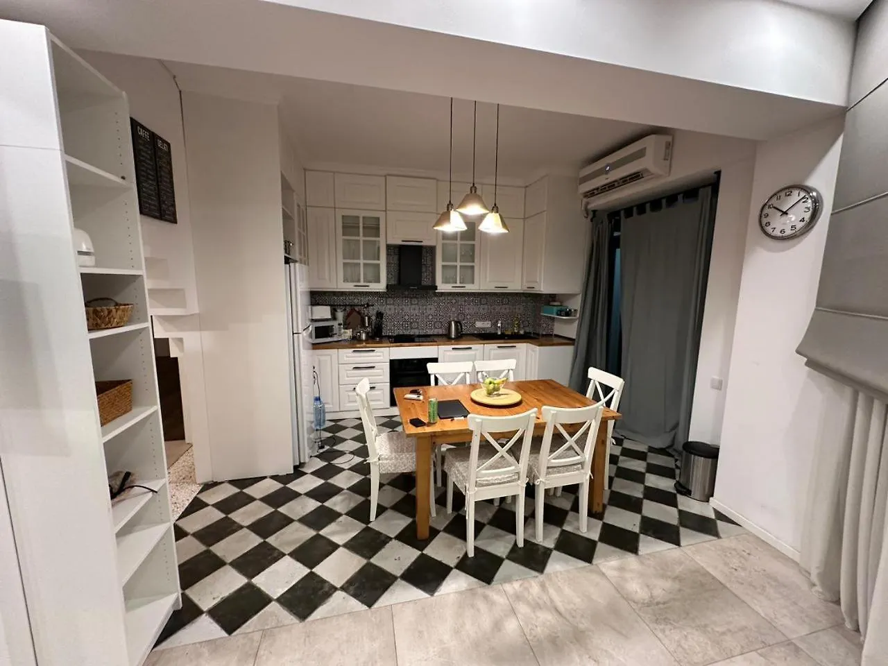 Modern 2 Bed Room Apartment With Pool And Gym Тбилиси 0*,
