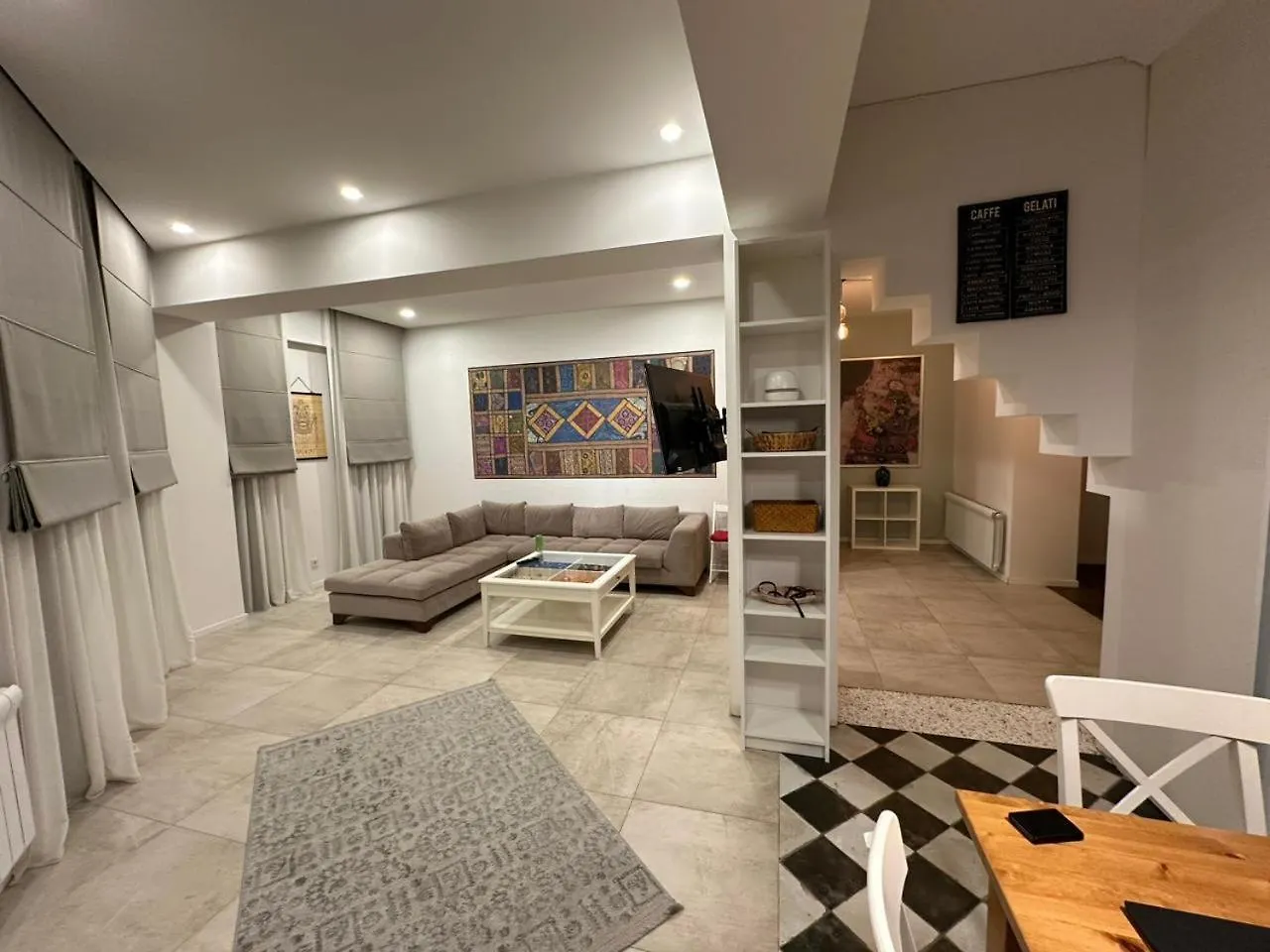 Modern 2 Bed Room Apartment With Pool And Gym Тбилиси