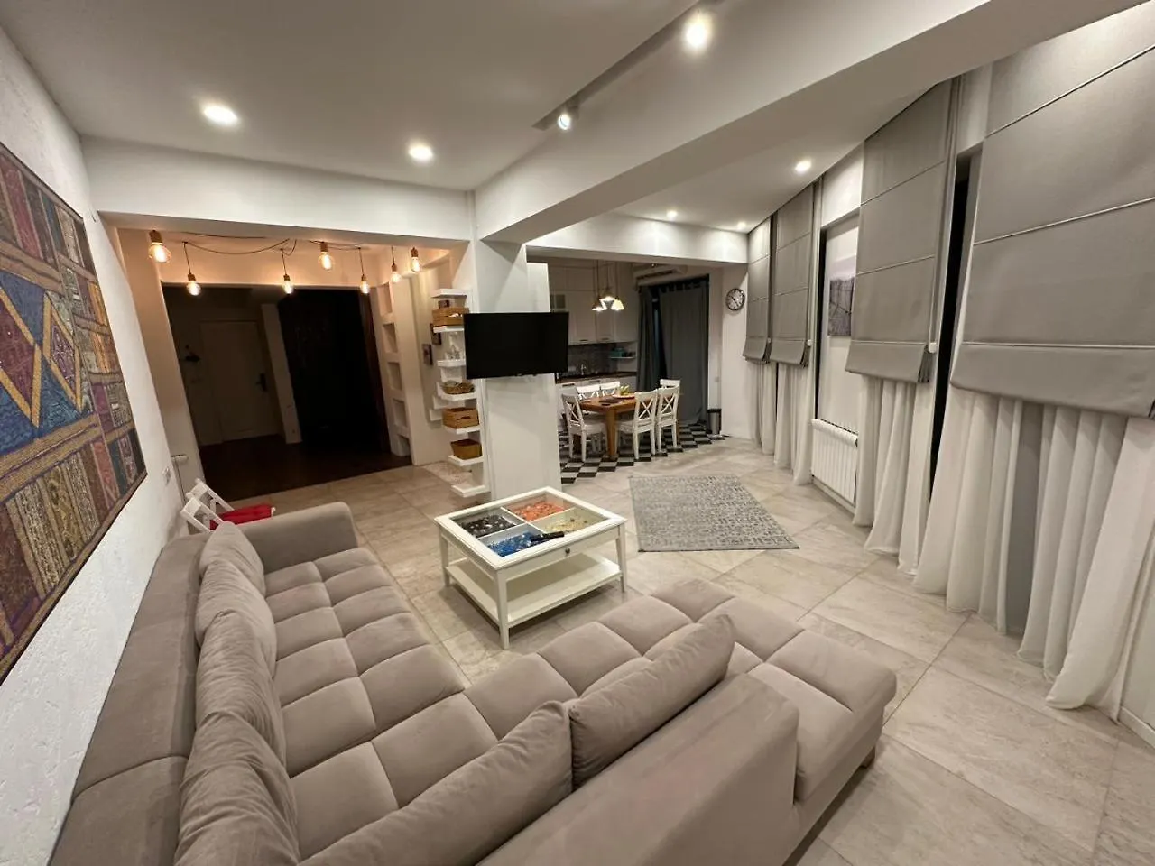 Modern 2 Bed Room Apartment With Pool And Gym Тбилиси