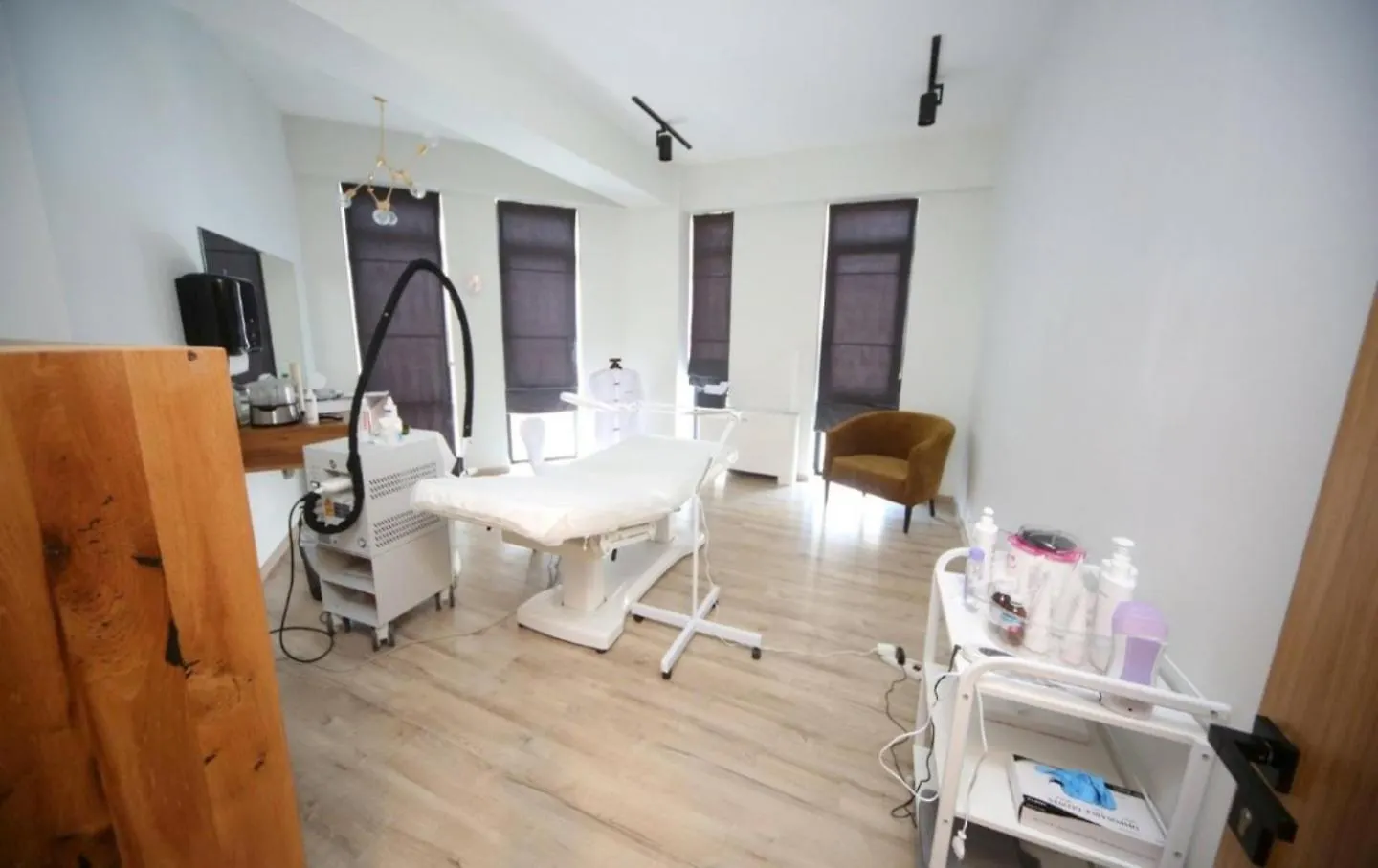 Modern 2 Bed Room Apartment With Pool And Gym Тбилиси 0*,  Грузия