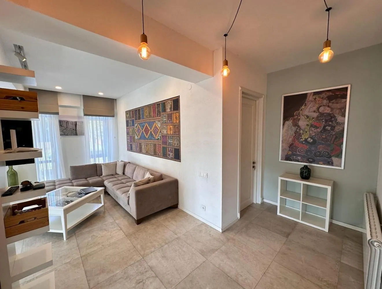 Modern 2 Bed Room Apartment With Pool And Gym Тбилиси