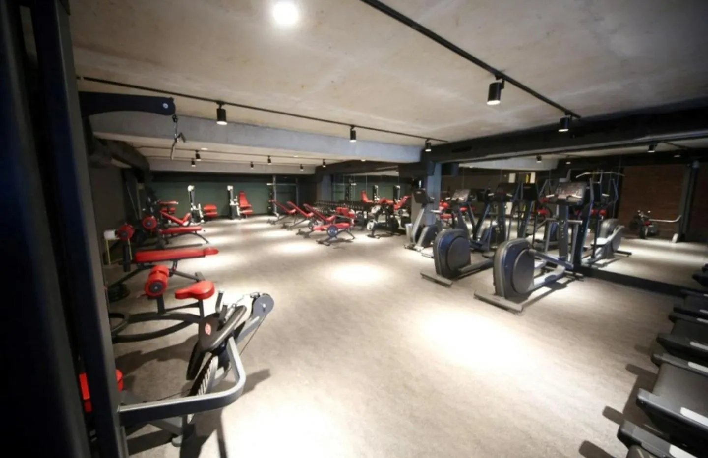 Modern 2 Bed Room Apartment With Pool And Gym Тбилиси Грузия